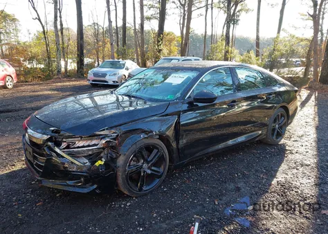 2021 Honda Accord Sport 2.0T z USA, uszkodzony, nr VIN 1HGCV2F33MA010888